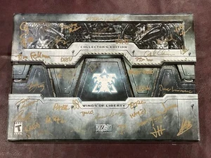 StarCraft II 2 Wings of Liberty Collector's Edition Signed by Dev Team 39 Signed - Picture 1 of 18