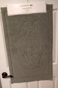 Alfombra de baño LACOSTE Signature Logo VERDE antideslizante ultra suave 20 x 32 pulgadas NUEVA - Imagen 1 de 5
