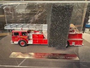 Fire Replicas FR044-27-2 1969 Seagrave aérea FDNY escalera 27-2 1/50 - Imagen 1 de 4