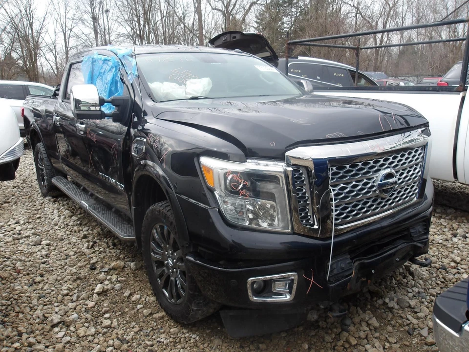 Used Engine Coolant Reservoir fits: 2016 Nissan Titan xd 5.0L diesel Grade A Foto 1 de 4
