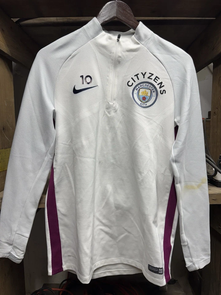 Chaqueta de entrenamiento Nike 1/4 usada para jugadores del Manchester City (Sergio Agüero) Foto 1 de 4