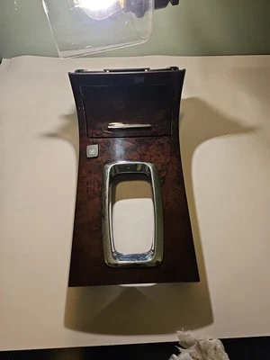 2006-2011 CADILLAC DTS OEM WOOD GRAIN SHIFTER BEZEL SURROUND TRIM ASHTRAY OEM Foto 1 de 4