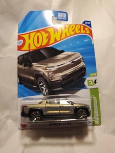 2025 Hot Wheels HW EV 6/10 Silverado EV RST 86/250 A1bx - Picture 1 of 10