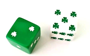 Dice - 25mm 2 Jumbo White and Green Dice with Irish Shamrocks Novelty Dice - Imagen 1 de 2