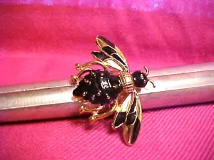 WHIMSICAL,size 7 1/2, Goldtone/ Black Enamel.  BEE RING, 2IN WIDTH NEW UNWORN - Picture 1 of 4