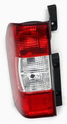 Lámpara trasera halógena del lado izquierdo del conductor OEM para Nissan NV1500, NV2500, NV3500 Foto 1 de 3