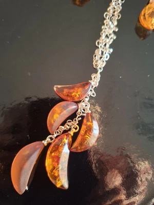 moderne baltische Bernsteinkette + Ohrringe, mit Silber verarbeitet - Bild 1 von 4