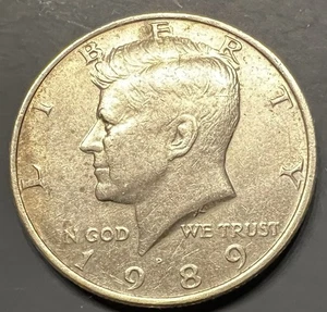 1989 P Kennedy Half Dollar – DDR + Missing “I” Error KM#164 - Picture 1 of 13
