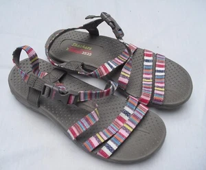 Damengröße 6 ~ mehrfarbige Skechers ~ Outdoor Lifestyle Sandalen - Bild 1 von 3