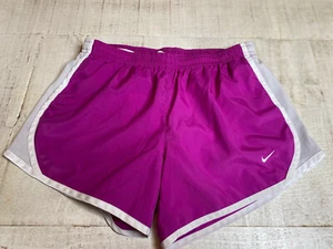 Girls nike large fushia tempo shorts - Picture 1 of 3