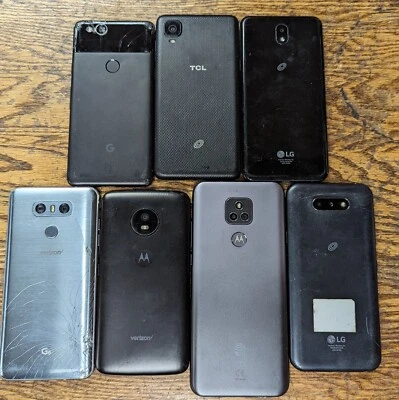 PHONE BUNDLE*AS IS/PARTS - Image 1 of 2