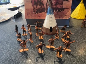 17 bemalte Kunststoff Indianer Indianer Figuren Made in China + Tipi - Bild 1 von 2