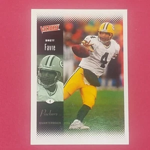 Brett Favre 2000 Upper Deck Victory card #71 Green Bay Packers Quarterback - Picture 1 of 10