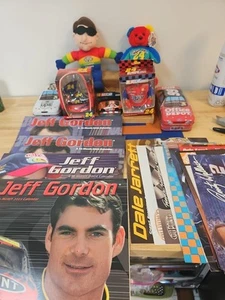 KONVOLUT VINTAGE NASCAR JEFF GORDON & ANDERE SAMMLERSTÜCKE & ERINNERUNGSSTÜCKE - Bild 1 von 18