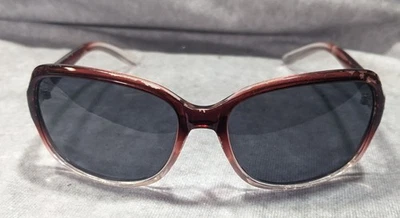 Gafas de sol Foster Grant rojas y transparentes ombre con detalles de estrás Foto 1 de 4