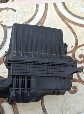 Conjunto de filtro de aire Kia Soul 2.0 2016 28110-B200 Foto 1 de 4