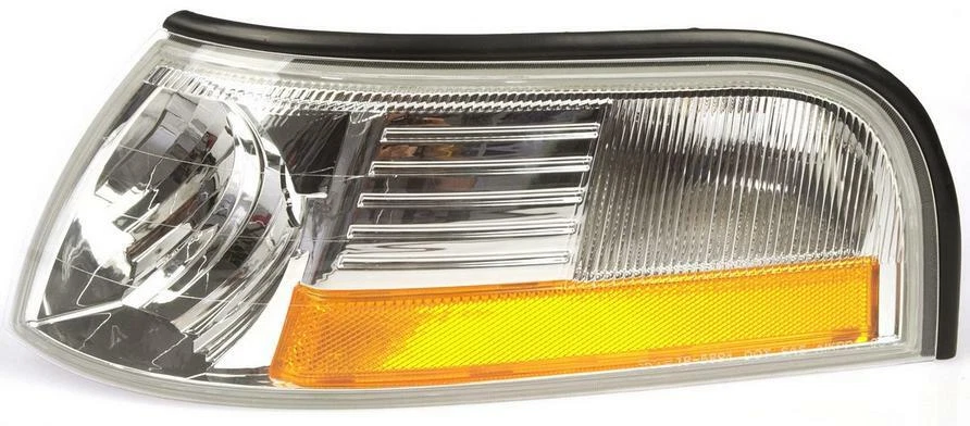 Turn Signal / Parking Light for 2003-2005 Mercury Grand Marquis — 第 1/1 张图片