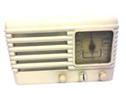 Vintage 1946   AD Howard table radio -100313 *It works*