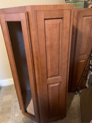 2 armarios esquineros de arce nuevos en color jengibre  Foto 1 de 4