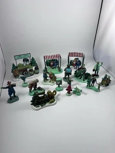 Lemax Christmas Village Accessories People Dog Skater +++ - Picture 1 of 8