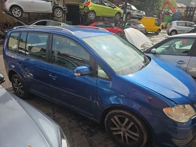 Luz interior y almacenamiento 3 Volkswagen Touran MK1 SE TDI 5 puertas MPV 2003-2010 Foto 1 de 4