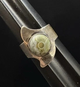 SZ 8.5 Vintage Modernist Sterling Silver Abstract Agate Ring Green Estate 925 - Picture 1 of 13