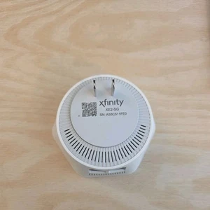 Xfinity X-Fi Pod 2ème génération WiFi Extender (modèle XE2-SG) - Photo 1/3