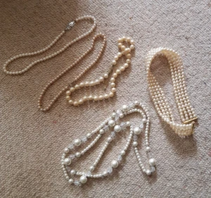Small Job Lot Of 5 Faux Pearl Necklaces and Pearl Chokers - Picture 1 of 14