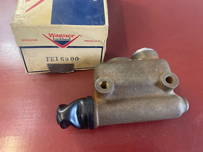 Cilindro maestro de freno de coche de pasajeros Willys 1953 1954 1955 16900 Foto 1 de 4