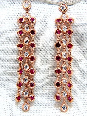 Pendientes colgantes de diamantes rubí rojo profundo natural de 3,00 quilates por yarda 14kt.+ Foto 1 de 4