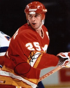 Joe Nieuwendyk signed Calgary Flames 8x10 photo NHL hockey HOF HHOF - Picture 1 of 1