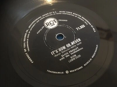 ELVIS PRESLEY :  IT'S NOW OR NEVER  /  A MESS OF BLUES.  SA. 78.rpm (1960) - Image 1 of 4