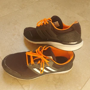 Scarpe Adidas Running Galaxy 6 Taglia 45 Nero Arancione Italia Corsa camminata - Foto 1 di 5