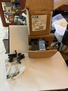 Nuevo Disyuntor Principal Eaton CSR2175N 175 Amp 2 Polos 120/240VAC para Tipo CH S5 - Imagen 1 de 7