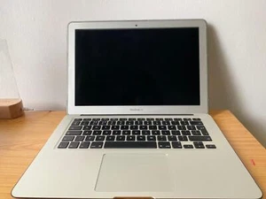 Apple MacBook Air Laptop - Picture 1 of 7