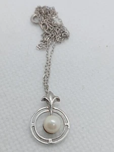 Pretty Vintage Silver & Ivory coloured Pearl Pendant & 17" Sterling Chain - Picture 1 of 7