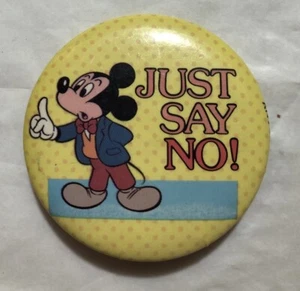 Mickey Mouse Just Say No! Anti-Drugs Vintage Button Pin 1980'S (C) - Picture 1 of 3