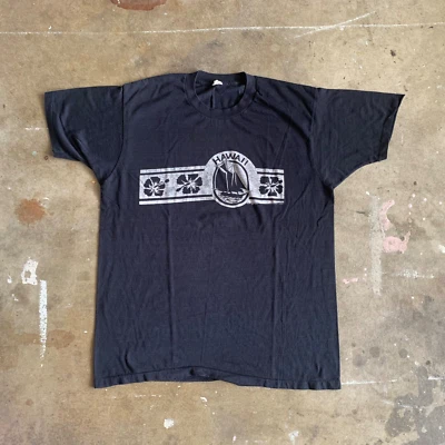 1980s VINTAGE 80s HAWAII VACATION SOUVENIR T-SHIRT SZ M HAWAIIAN SURFER SHIRT - Image 1 of 4