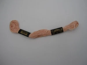 DMC 754 Light Peach Stranded Cotton Embroidery Thread - Picture 1 of 1