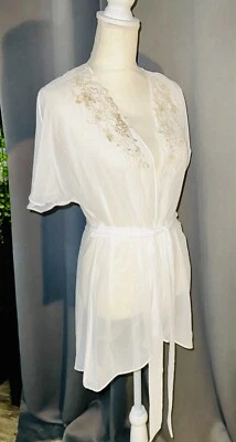 Bata transparente Jonquil By Diane Samandi blanca de encaje floral pequeña/P para mujer con cinturón Foto 1 de 4