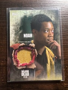 A95,795 - 2016 The Walking Dead Season 5 Relics #NNO Noah yellow/Shirt