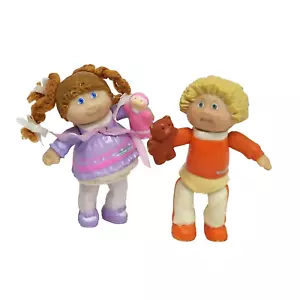 2 VINTAGE 1984 CABBAGE PATCH KIDS PVC FIGURES BOY W/ TEDDY BEAR + GIRL W/ DOLL - Picture 1 of 7