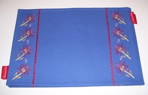 Gloria Vanderbilt Blue Placemats Set of Four Embroidery Stitched Flowers New VTG - Picture 1 of 10