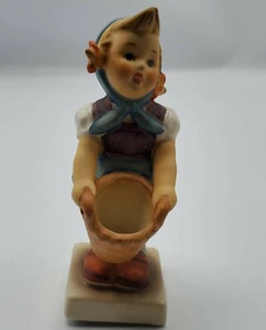 Goebel Hummel 4.25 Little Helper 73 1980 - Picture 1 of 6
