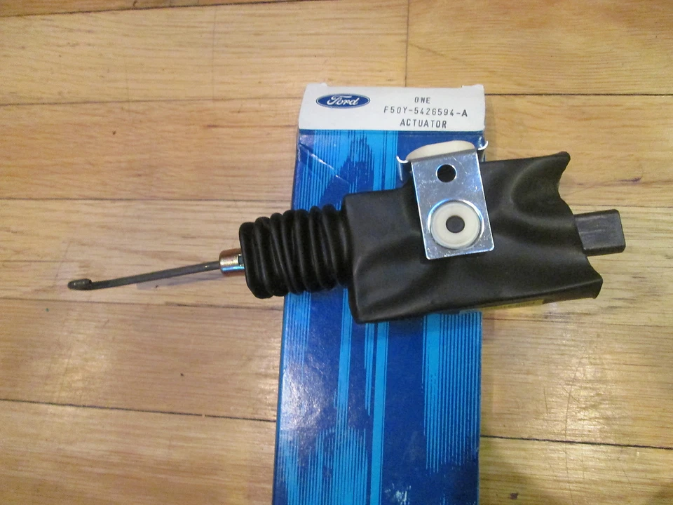 Nuevo de Lote Antiguo 1995 1996 Lincoln Continental PESTILLO PUERTA ACTUADOR TRASERO DERECHO F5OY-5426594-A Foto 1 de 2