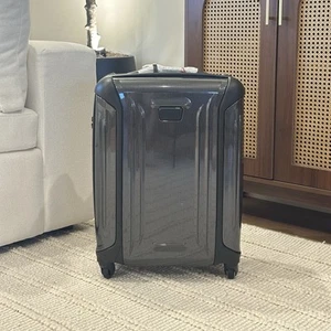 Tumi Vapor 22” Continental Carry-On Hardcase Spinner Luggage Black NWT $725 - Picture 1 of 10