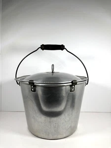 Vaporiera conica in alluminio vintage con beccuccio versatore - Foto 1 di 17