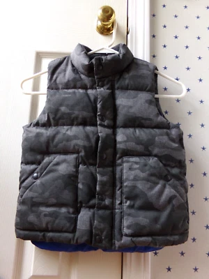 GAP Puffer Vest Camouflage Black Gray Camo Full Zip Warm Jacket Vest 5 Boys - Image 1 of 4