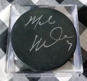 Mike Modano Signed Blank Hockey Puck Dallas Stars - Picture 1 of 1