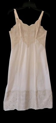 ELEGANTE ARISTOCRAFT BY SUPERIOR AÑOS 60 De Colección Lt Melocotón Nylon Slip con Encaje Beige Oscuro M Foto 1 de 3